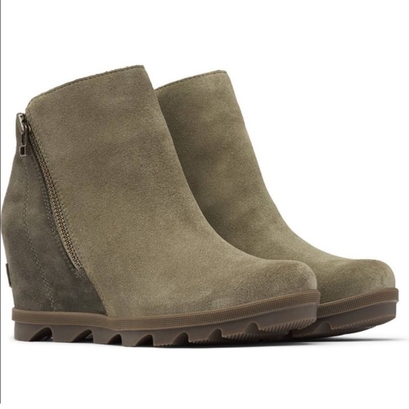 Sorel Joan of Arctic 2 tone sage olive green bootie Zips for easy on/off. Size 6 - Picture 9 of 9